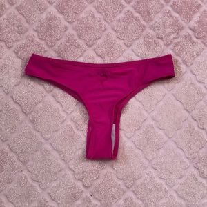 Cheeky bikini bottoms with heart cutout NWOT